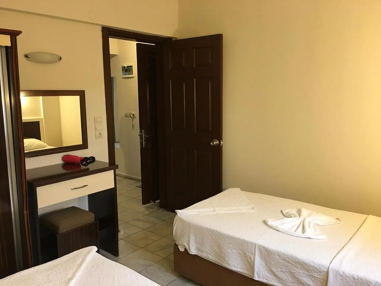 Отель Leons Sun Village Apartments Мармарис